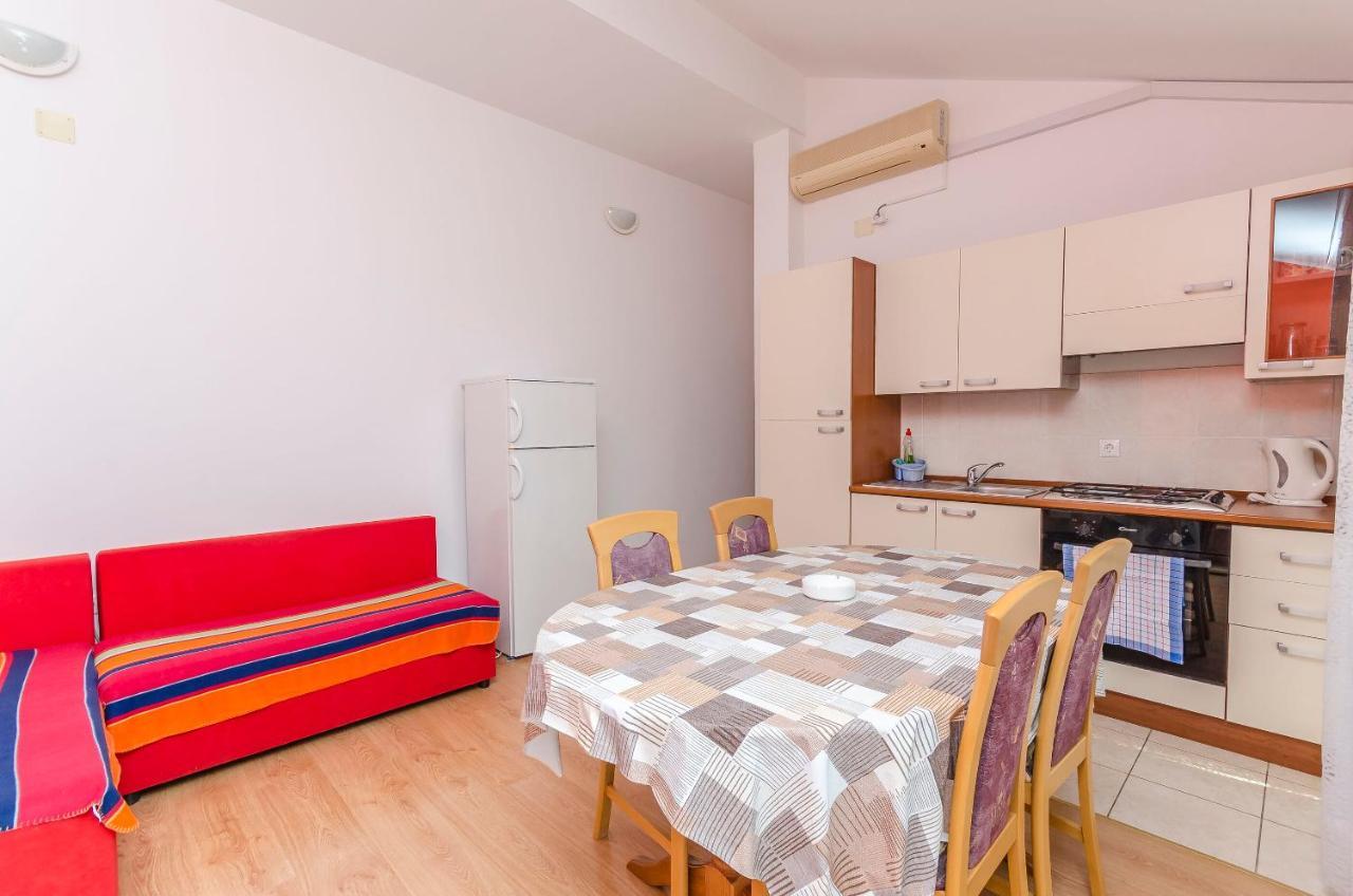 Apartments Mira I 沃迪切 外观 照片