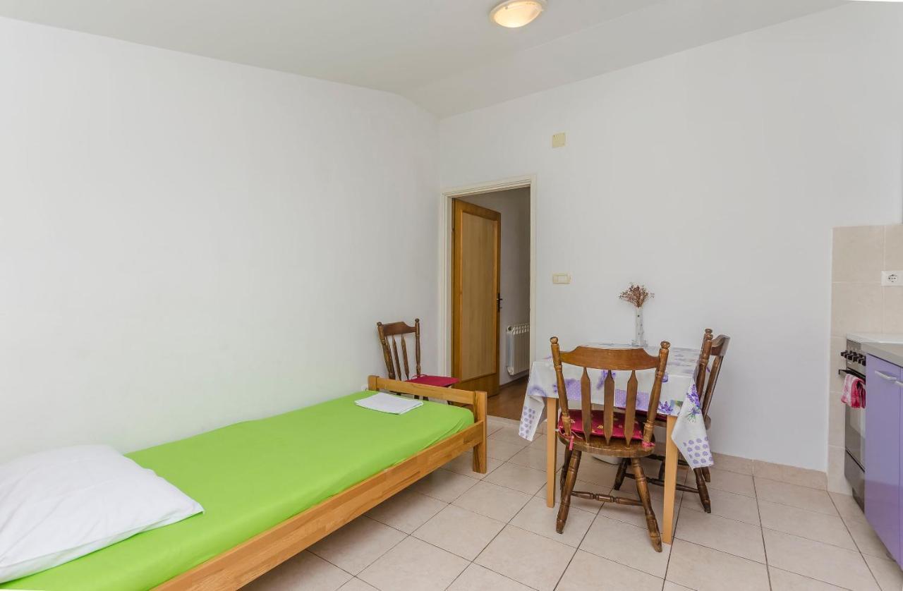 Apartments Mira I 沃迪切 外观 照片